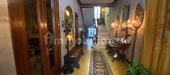 6 bedrooms Villa in Palermo, Italy No. 320506 3