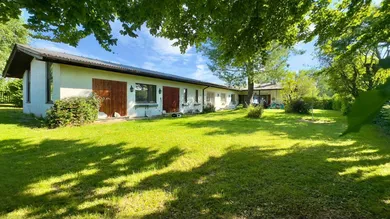 9 rooms Bungalow in Seewalchen am Attersee, Austria No. 219978