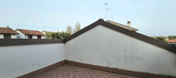 6 rooms House in Casarile, Italy No. 42046 48