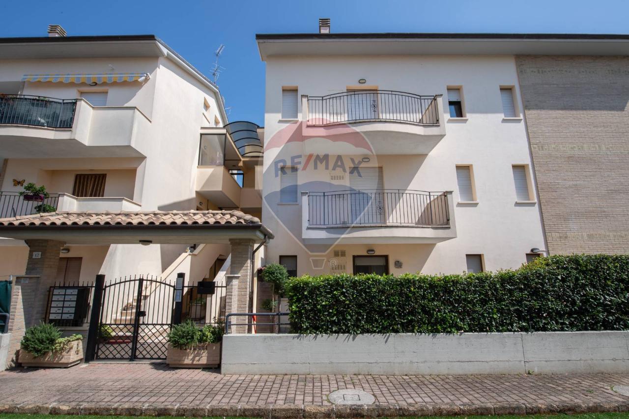 4 rooms Apartment in Ostra, Italy No. 6531