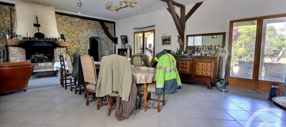 4 bedrooms House in Sezanne, France No. 97331 16