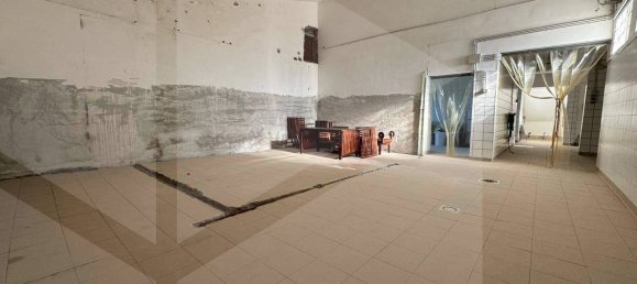 4 rooms House in L'Aquila, Italy No. 17190 19