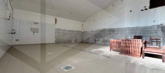 4 rooms House in L'Aquila, Italy No. 17190 20