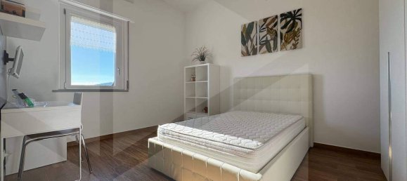 4 rooms House in L'Aquila, Italy No. 17190 12