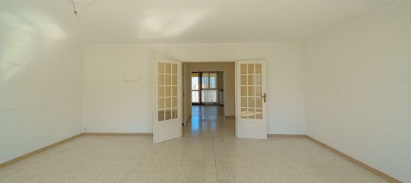 2 bedrooms Apartment in Marseille, France No. 284778 3