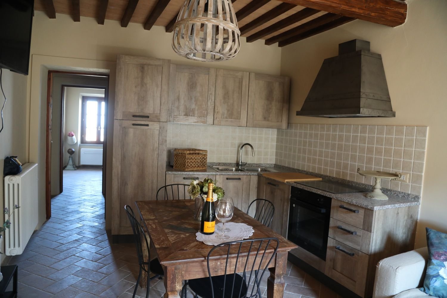 2غرفة شقة في Chianni, Italy رقم 299600