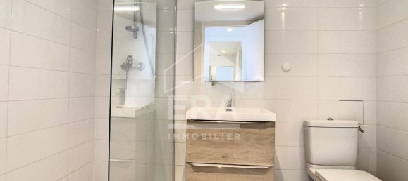 3 rooms Apartment in Paris, France No. 328470 5