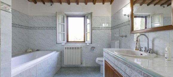 8-Zimmer Haus in Foiano della Chiana, Italy, Nr. 228514 30
