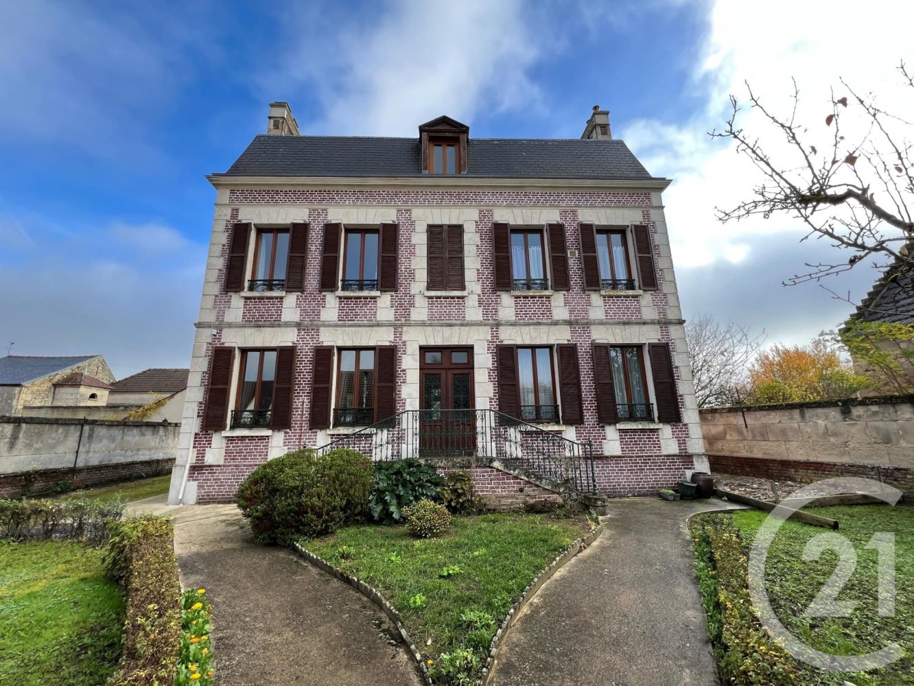 6 chambres Maison à Villers-Cotterêts, France No. 97843