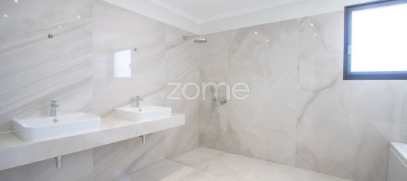 Дом с 3 спальнями в Фуншал, Португалия № 94309 9