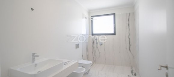 Дом с 3 спальнями в Фуншал, Португалия № 94309 7