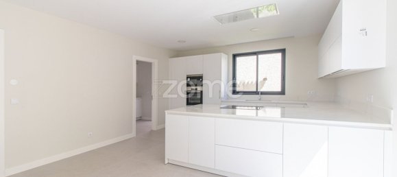 Дом с 3 спальнями в Фуншал, Португалия № 94309 21