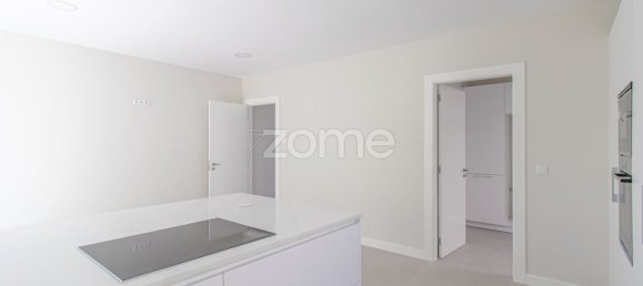 Дом с 3 спальнями в Фуншал, Португалия № 94309 2