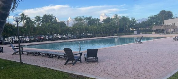 3 Schlafzimmer Gewerbliche Immobilien in Miami, USA, Nr. 615841 10