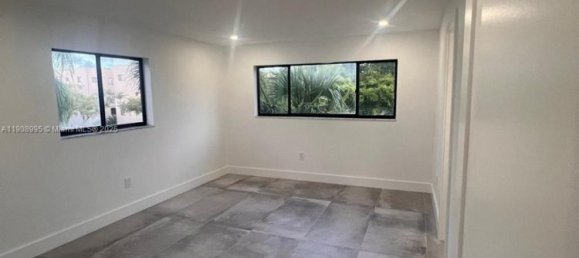 3 Schlafzimmer Gewerbliche Immobilien in Miami, USA, Nr. 615841 9