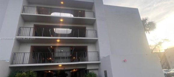 3 Schlafzimmer Gewerbliche Immobilien in Miami, USA, Nr. 615841 4