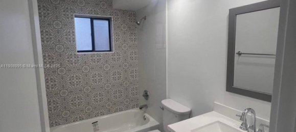 3 Schlafzimmer Gewerbliche Immobilien in Miami, USA, Nr. 615841 6