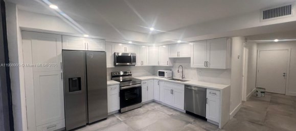 3 Schlafzimmer Gewerbliche Immobilien in Miami, USA, Nr. 615841 15