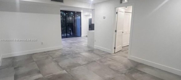 3 Schlafzimmer Gewerbliche Immobilien in Miami, USA, Nr. 615841 13