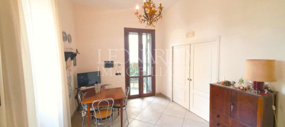 3 rooms Apartment in Naples, Italy No. 73635 8