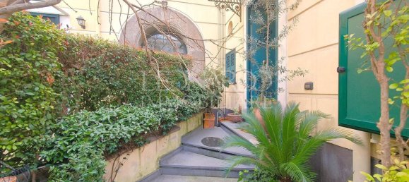 3 rooms Apartment in Naples, Italy No. 73635 5