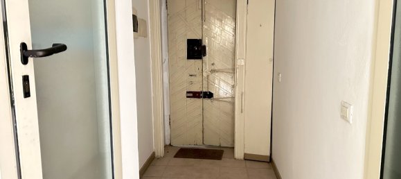 2-salle Appartement à Milan, Italy No. 242374 22