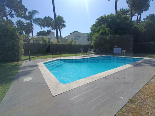 4 bedrooms Villa in Almada, Portugal No. 303479