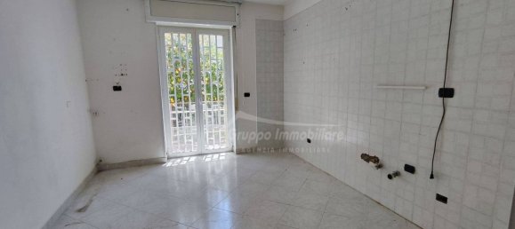6 bedrooms Apartment in Pollena Trocchia, Italy No. 327724 10