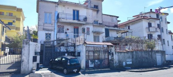 6 bedrooms Apartment in Pollena Trocchia, Italy No. 327724 4