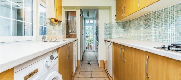 2 bedrooms Commercial property in South Croydon, United Kingdom No. 7989 7