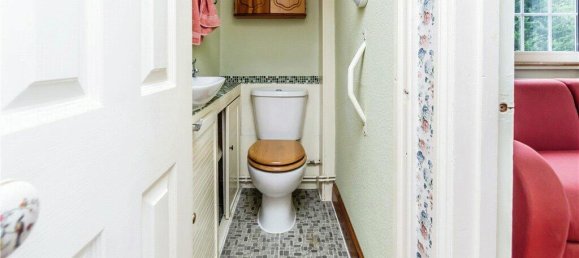 2 bedrooms Commercial property in South Croydon, United Kingdom No. 7989 8