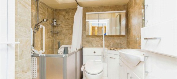 2 bedrooms Commercial property in South Croydon, United Kingdom No. 7989 6