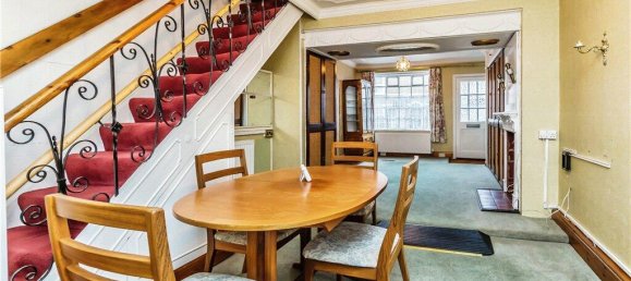 2 bedrooms Commercial property in South Croydon, United Kingdom No. 7989 4