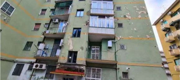 3-salle Appartement à Naples, Italy No. 14200 20