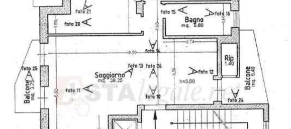 3-salle Appartement à Naples, Italy No. 14200 2