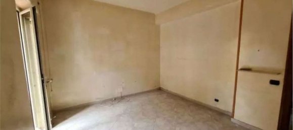 3-salle Appartement à Naples, Italy No. 14200 15