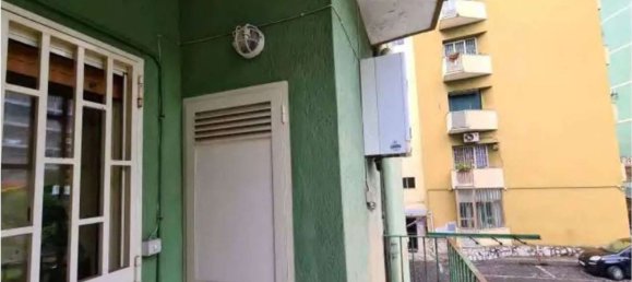 3-salle Appartement à Naples, Italy No. 14200 18