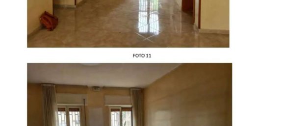 3-salle Appartement à Naples, Italy No. 14200 3