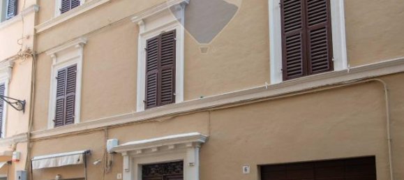 15 rooms House in Jesi, Italy No. 2093 2