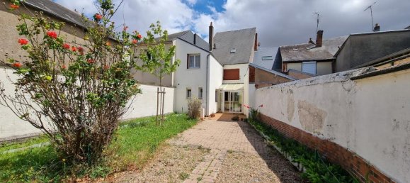 Casa de 2 dormitorios en Artenay, France No. 260410 2