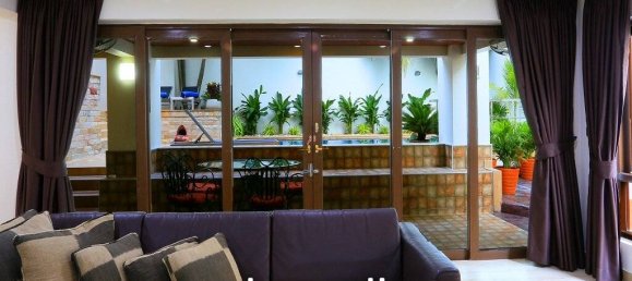 5 bedrooms Villa in Pattaya, Thailand No. 14742 2