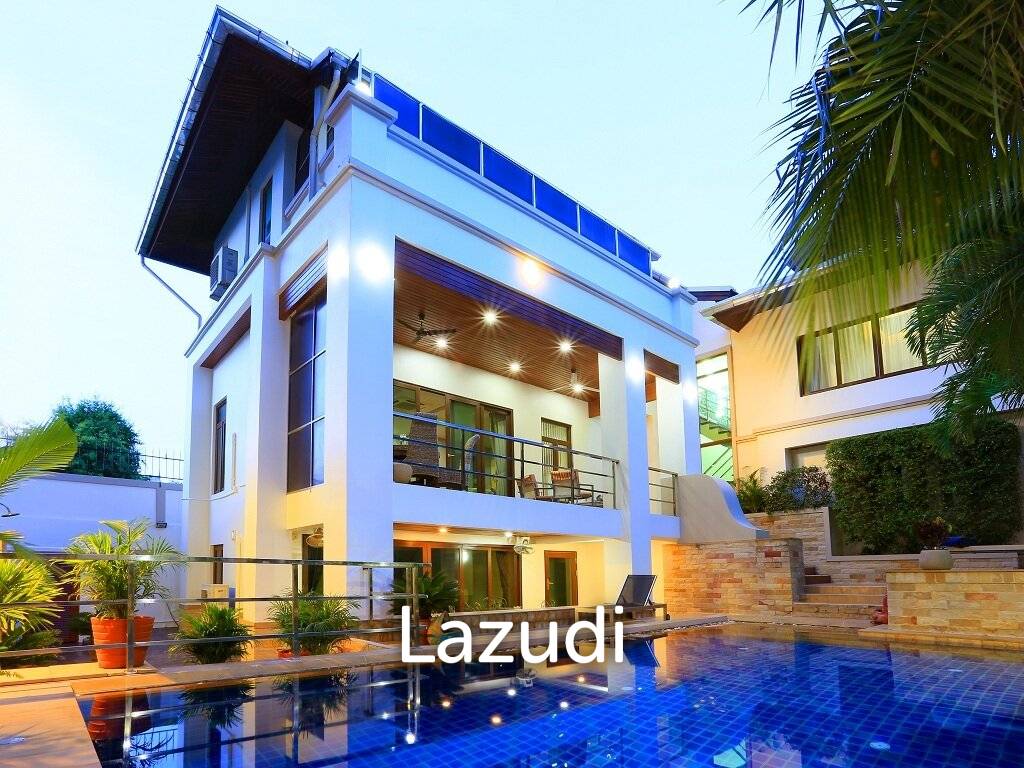 5 bedrooms Villa in Pattaya, Thailand No. 14742