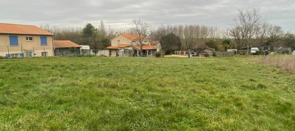 Земельный участок в Ньор, Франция № 123680 2