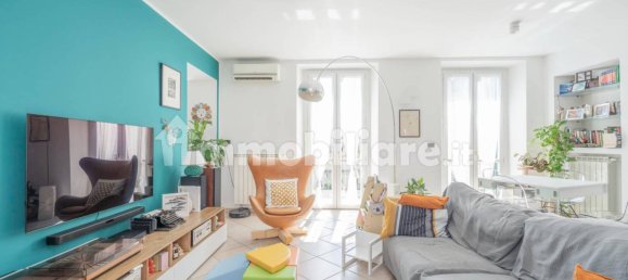 2 bedrooms Apartment in Turin, Italy No. 299370 4