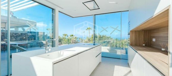 Вилла с 6 спальнями в Адехе, Испания № 16366 7