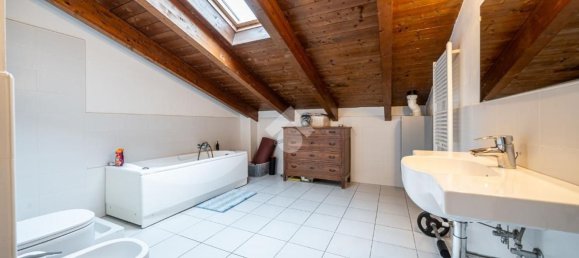 6 bedrooms Apartment in Quattro Castella, Italy No. 330212 22