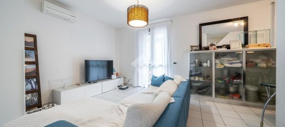 6 bedrooms Apartment in Quattro Castella, Italy No. 330212 3
