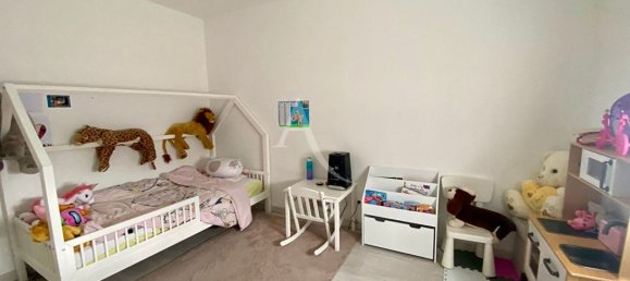 Casa de 3 dormitorios en Saint-Denis-de-l'Hotel, France No. 283442 7