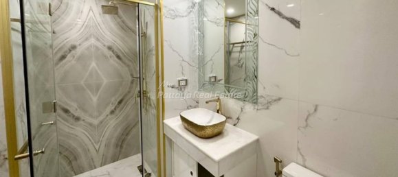 2 bedrooms Condo in Pattaya, Thailand No. 24376 9