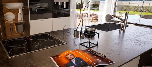 Villa de 4 dormitorios en Quartu Sant'Elena, Italy No. 404411 8